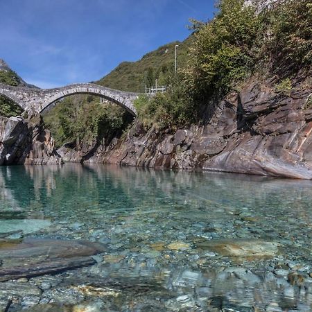 Апартаменты Lungolago Rosso Локарно Экстерьер фото